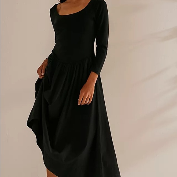 Free People Dresses & Skirts - Free People / Aelia Drop-Waist Midi in Black / Size Large